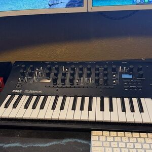 Korg Minilogue XD Synthesizer